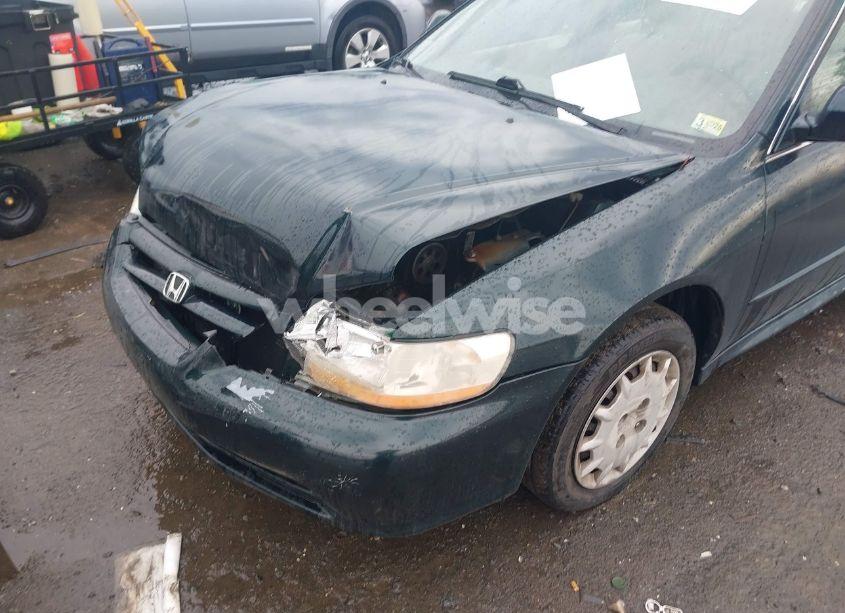 Photo 6 of 2001 Honda Accord 2.3 LX (VIN 1HGCG66521A008001)