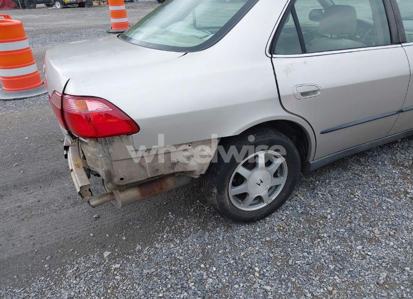 Photo 19 of 1999 Honda Accord LX (VIN 1HGCG6652XA007357)