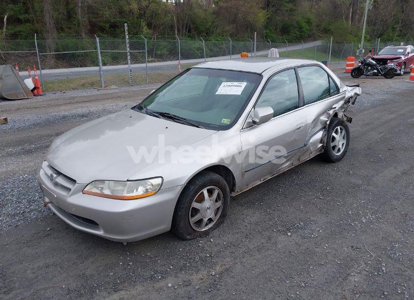 Photo 2 of 1999 Honda Accord LX (VIN 1HGCG6652XA007357)