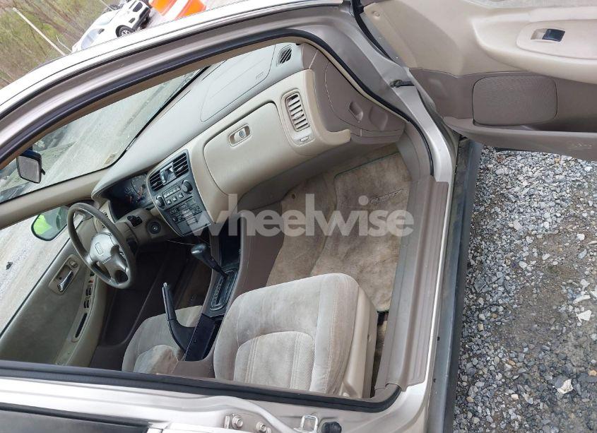 Photo 5 of 1999 Honda Accord LX (VIN 1HGCG6652XA007357)