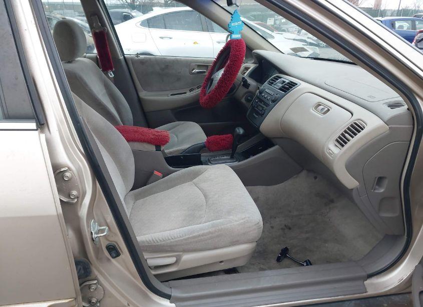 Photo 5 of 2001 Honda Accord 2.3 LX (VIN 1HGCG66541A131749)