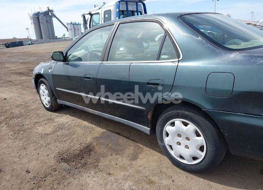 Photo 14 of 1999 Honda Accord LX (VIN 1HGCG6654XA145126)