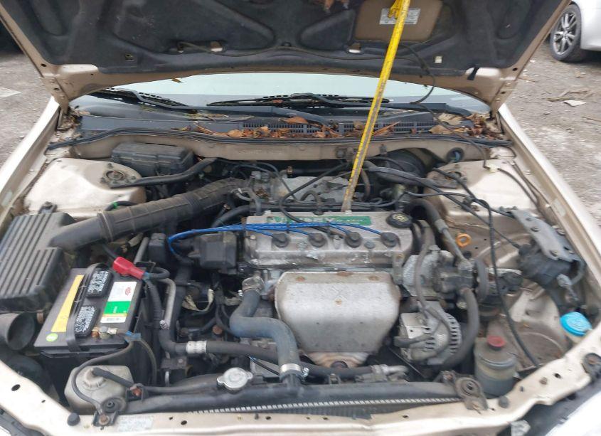 Photo 10 of 2001 Honda Accord 2.3 LX (VIN 1HGCG66551A140198)
