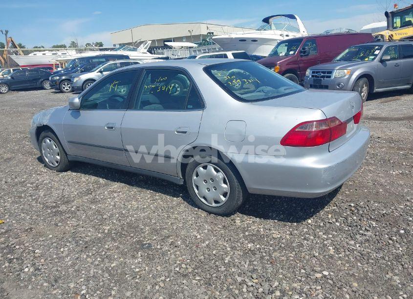 Photo 3 of 2000 Honda Accord 2.3 LX (VIN 1HGCG6655YA016636)