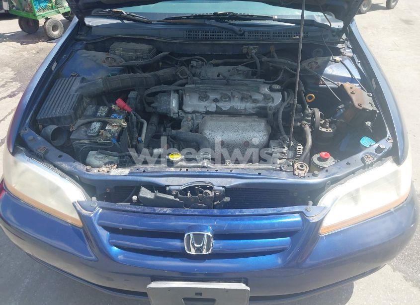 Photo 10 of 2001 Honda Accord 2.3 LX (VIN 1HGCG66561A043320)