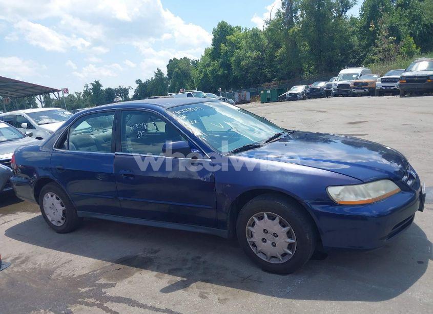 Photo 13 of 2001 Honda Accord 2.3 LX (VIN 1HGCG66561A043320)