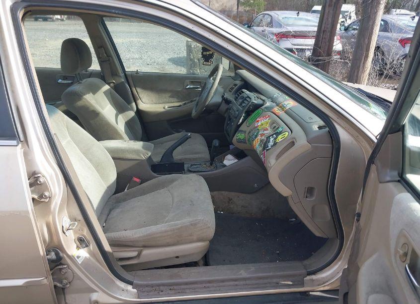 Photo 5 of 2002 Honda Accord 2.3 LX (VIN 1HGCG66572A024566)