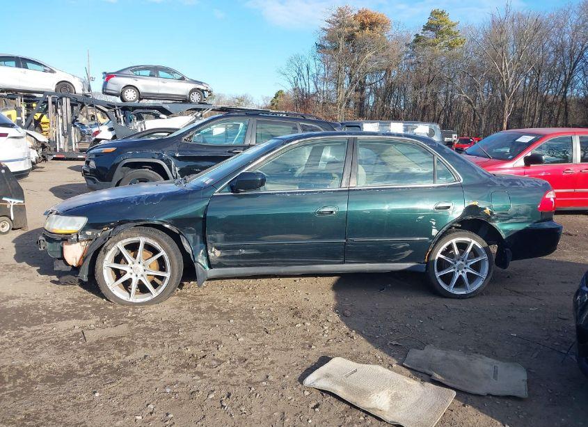 Photo 15 of 1999 Honda Accord LX (VIN 1HGCG6657XA043285)