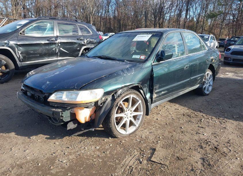 Photo 2 of 1999 Honda Accord LX (VIN 1HGCG6657XA043285)