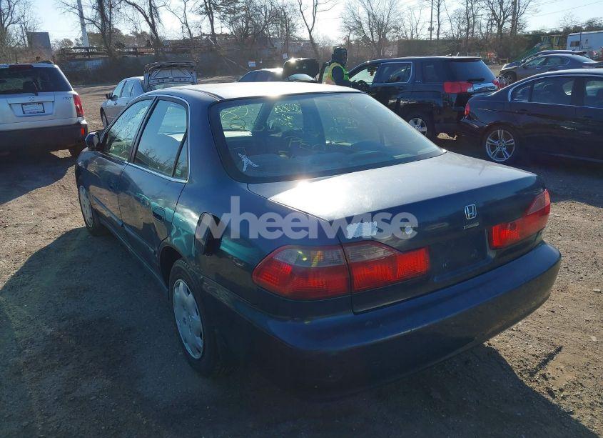 Photo 3 of 2000 Honda Accord 2.3 LX (VIN 1HGCG6657YA026827)