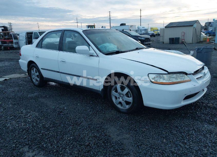 2000 Honda Accord 2.3 LX (VIN 1HGCG6658YA007722) main photo