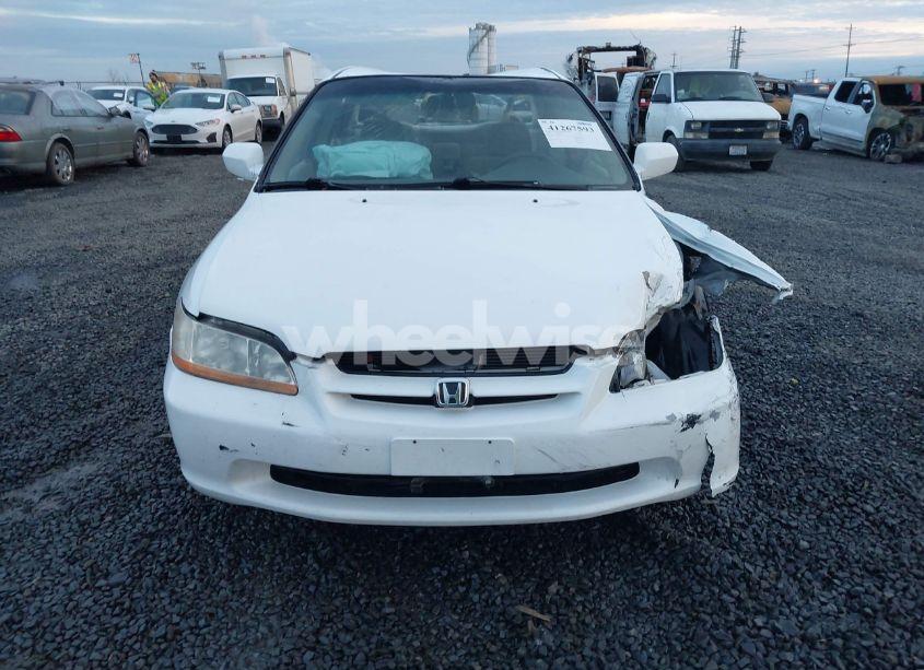 Photo 13 of 2000 Honda Accord 2.3 LX (VIN 1HGCG6658YA007722)