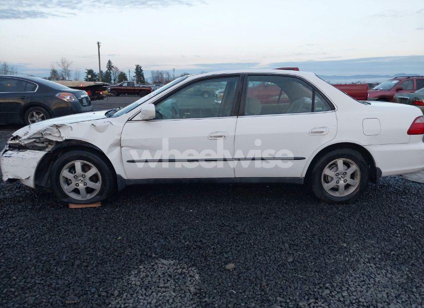 Photo 15 of 2000 Honda Accord 2.3 LX (VIN 1HGCG6658YA007722)