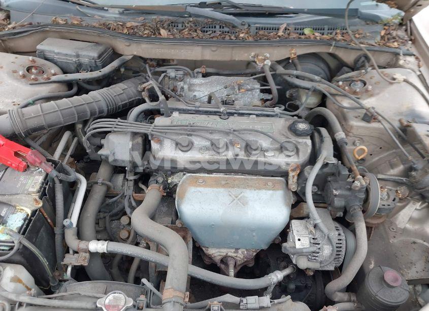 Photo 10 of 2000 Honda Accord 2.3 LX (VIN 1HGCG6658YA066639)