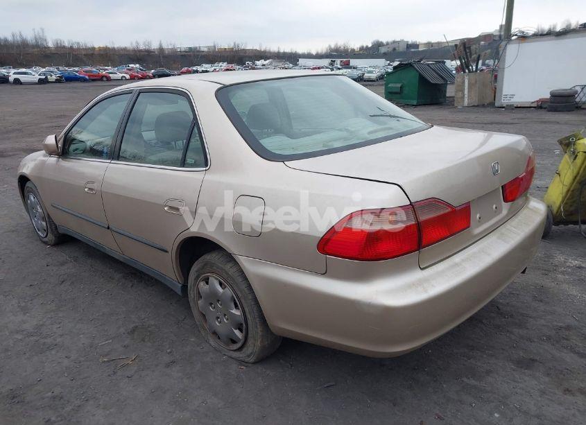 Photo 3 of 2000 Honda Accord 2.3 LX (VIN 1HGCG6658YA066639)