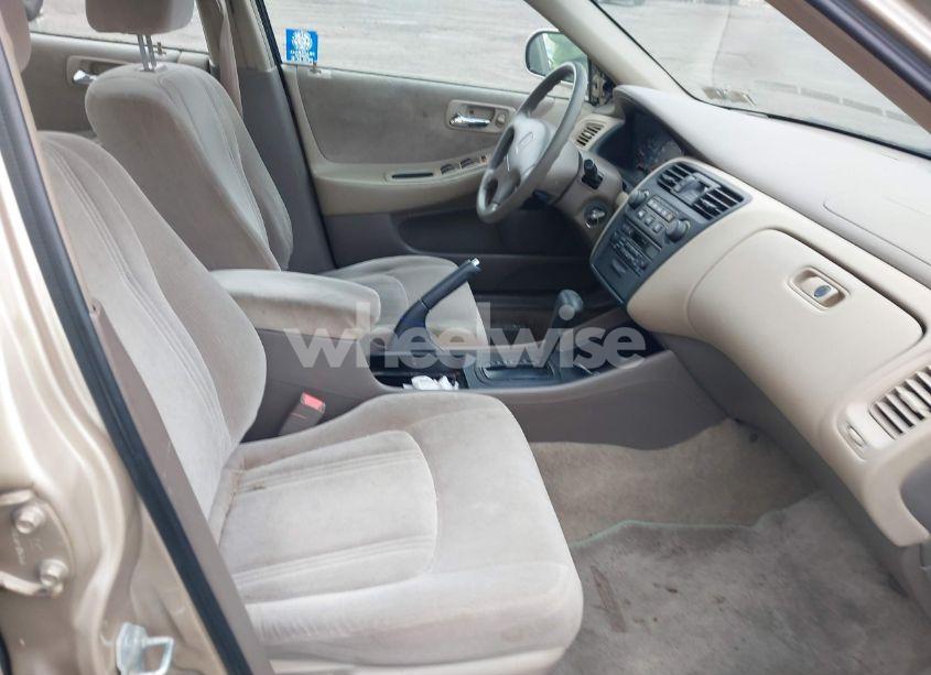 Photo 5 of 2000 Honda Accord 2.3 LX (VIN 1HGCG6658YA066639)