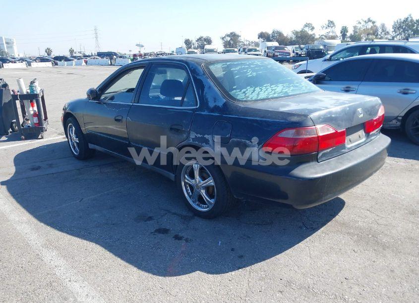 Photo 3 of 2000 Honda Accord 2.3 LX (VIN 1HGCG6658YA157507)