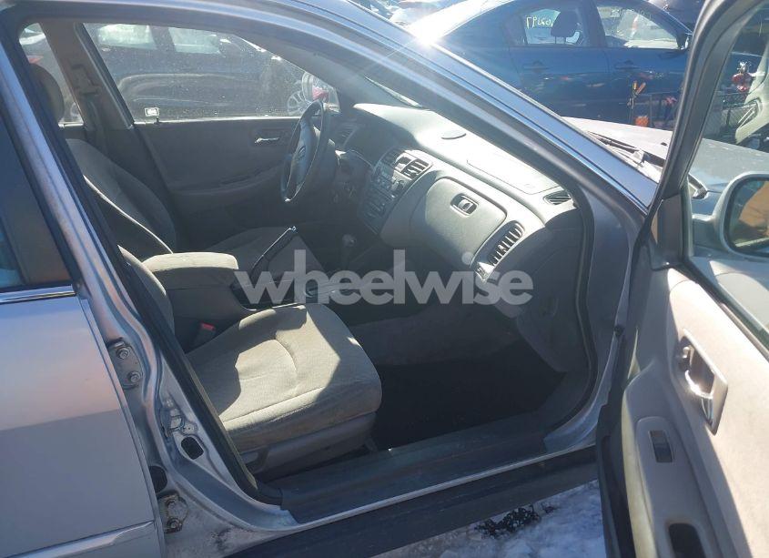 Photo 5 of 2001 Honda Accord 2.3 LX (VIN 1HGCG66591A147400)
