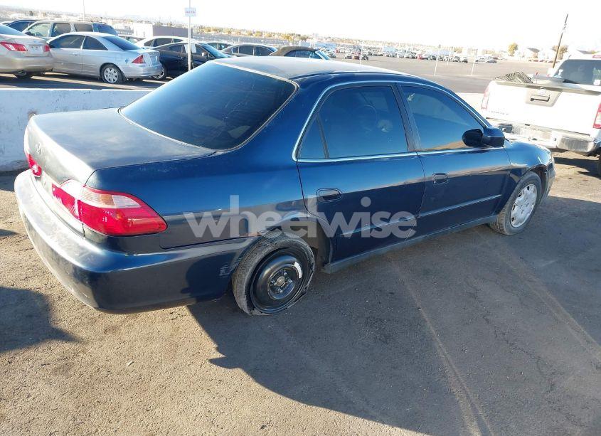 Photo 4 of 2000 Honda Accord 2.3 LX (VIN 1HGCG6659YA088035)
