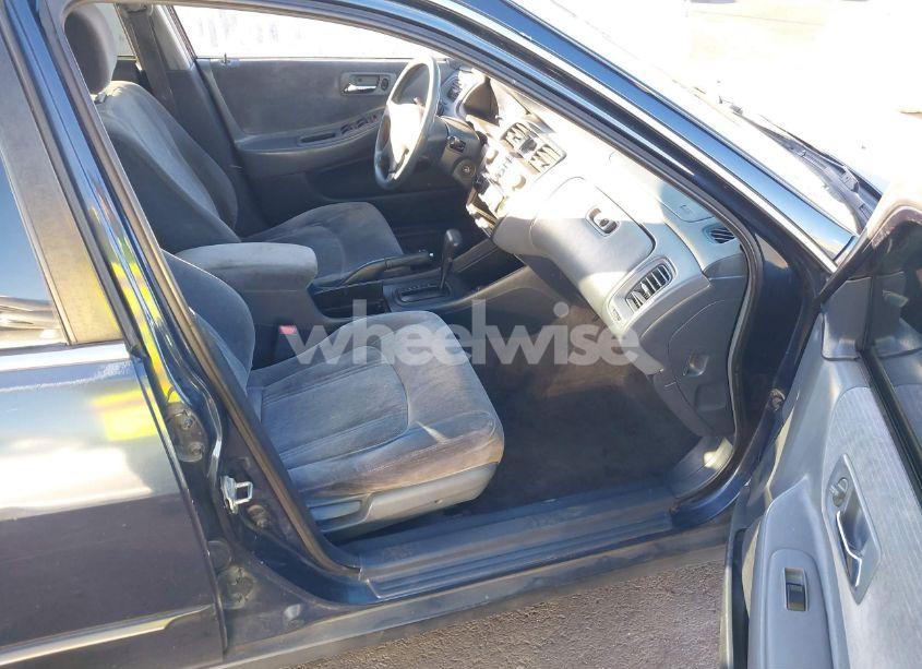 Photo 5 of 2000 Honda Accord 2.3 LX (VIN 1HGCG6659YA088035)