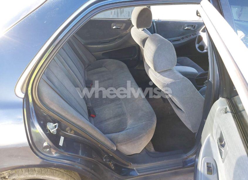 Photo 8 of 2000 Honda Accord 2.3 LX (VIN 1HGCG6659YA088035)