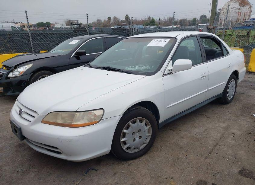 Photo 2 of 2001 Honda Accord 2.3 LX (VIN 1HGCG665X1A038573)