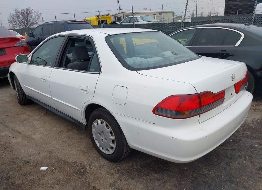 Photo 3 of 2001 Honda Accord 2.3 LX (VIN 1HGCG665X1A038573)