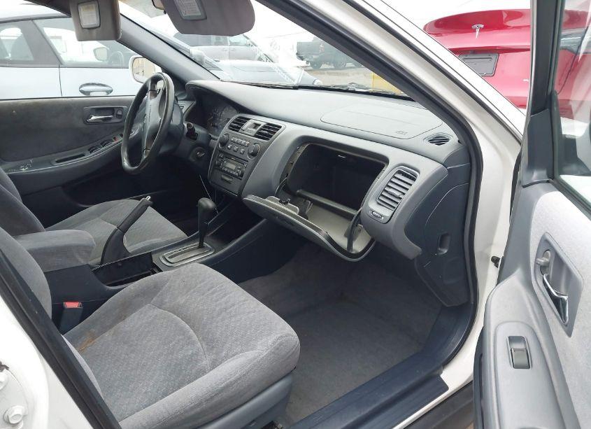 Photo 5 of 2001 Honda Accord 2.3 LX (VIN 1HGCG665X1A038573)