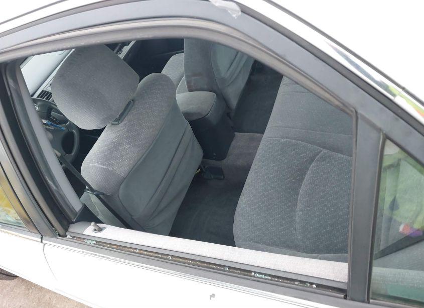 Photo 6 of 2001 Honda Accord 2.3 LX (VIN 1HGCG665X1A038573)