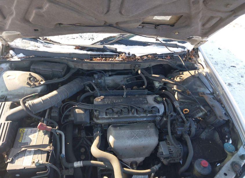 Photo 10 of 2002 Honda Accord 2.3 LX (VIN 1HGCG665X2A155958)