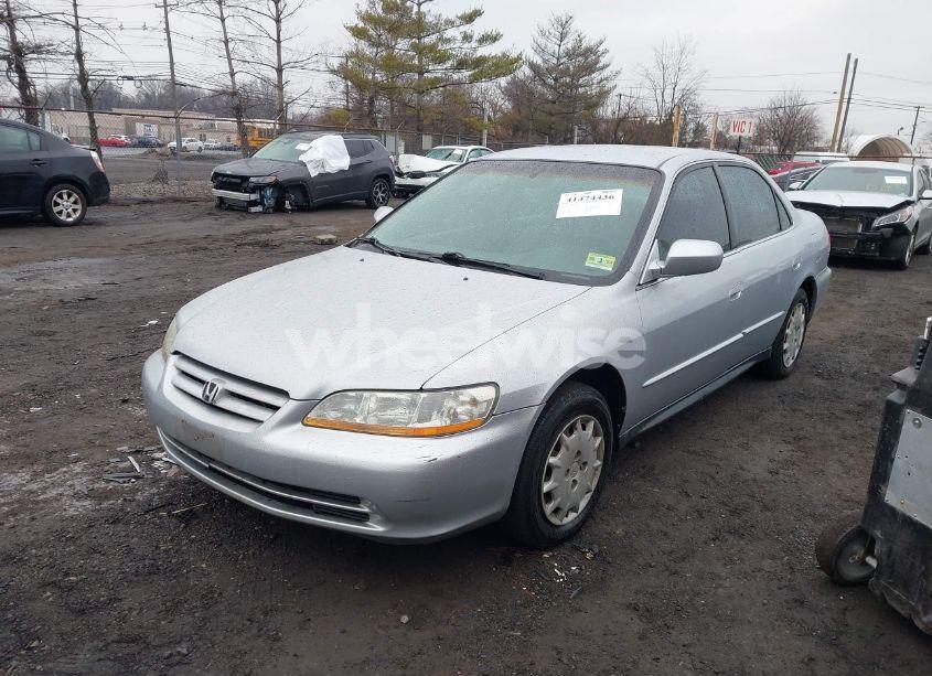 Photo 2 of 2002 Honda Accord 2.3 LX (VIN 1HGCG665X2A177054)