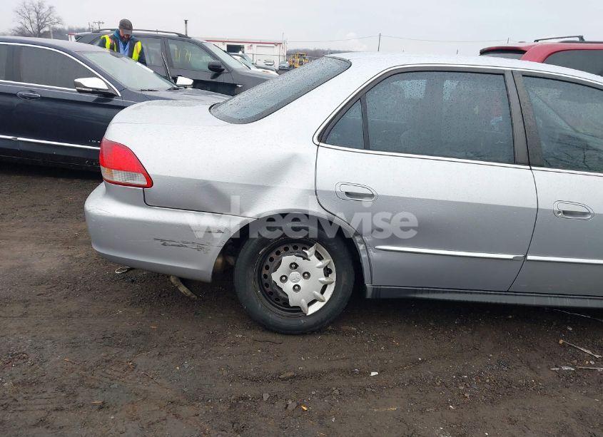 Photo 6 of 2002 Honda Accord 2.3 LX (VIN 1HGCG665X2A177054)