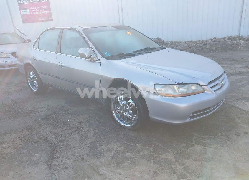 1999 Honda Accord LX (VIN 1HGCG665XXA132395) main photo