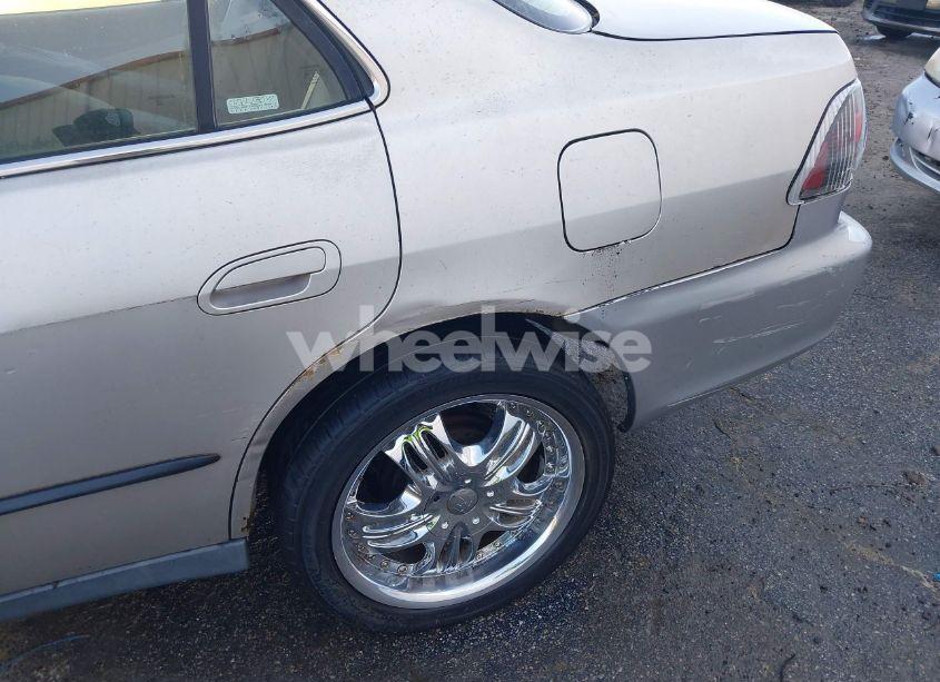 Photo 11 of 1999 Honda Accord LX (VIN 1HGCG665XXA132395)