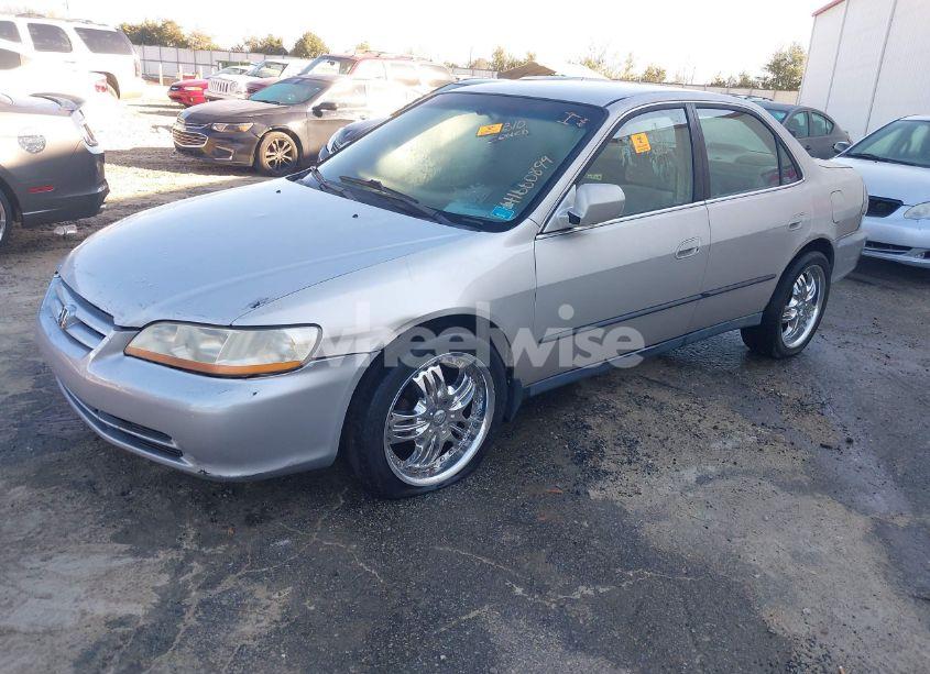 Photo 2 of 1999 Honda Accord LX (VIN 1HGCG665XXA132395)