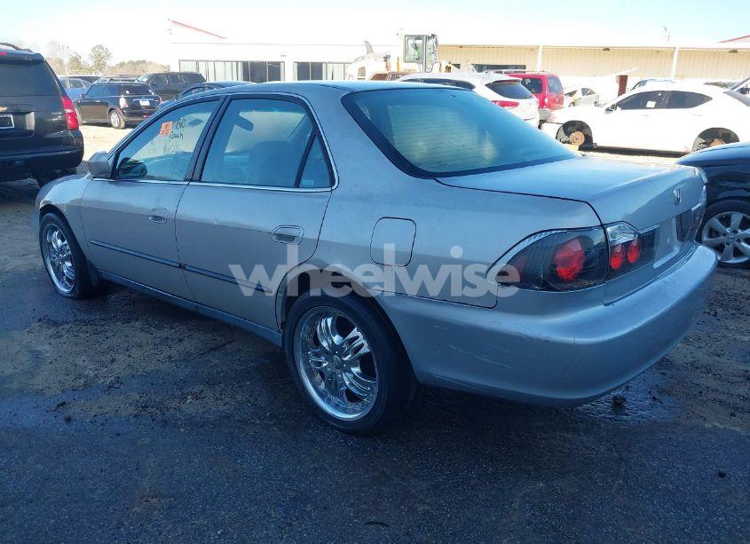 Photo 3 of 1999 Honda Accord LX (VIN 1HGCG665XXA132395)