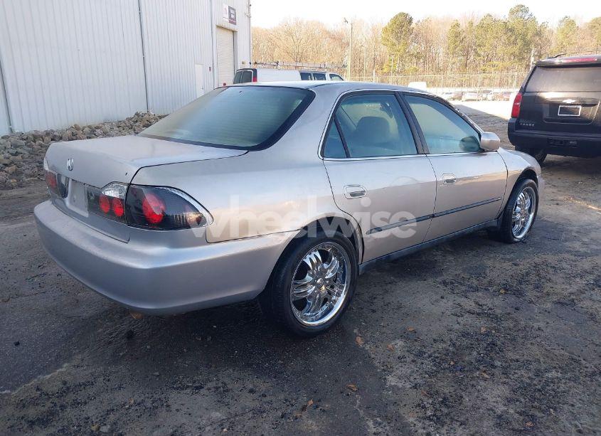 Photo 4 of 1999 Honda Accord LX (VIN 1HGCG665XXA132395)