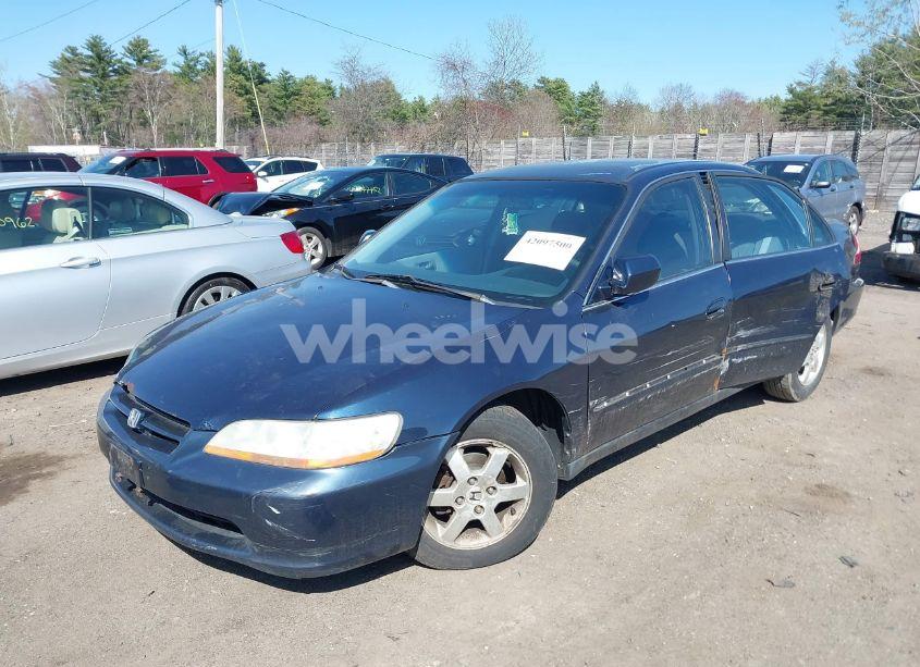 Photo 2 of 2000 Honda Accord 2.3 LX (VIN 1HGCG665XYA114576)