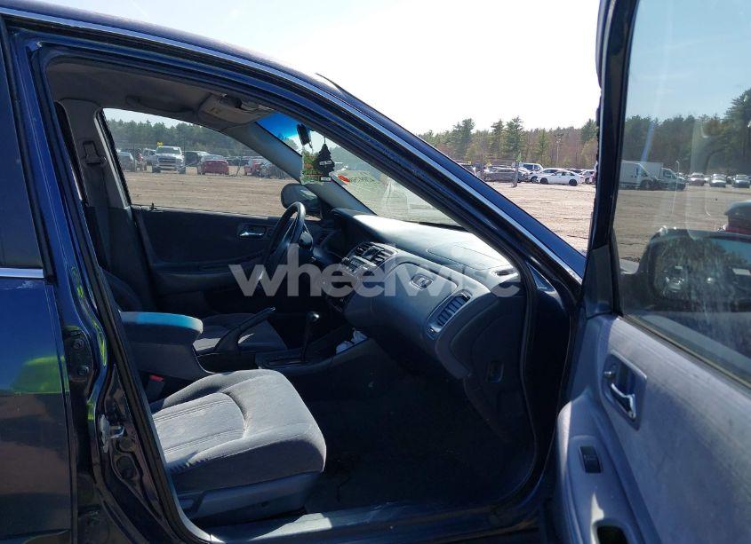 Photo 5 of 2000 Honda Accord 2.3 LX (VIN 1HGCG665XYA114576)