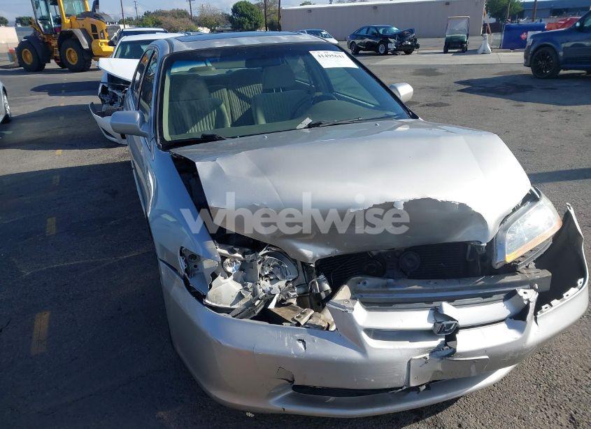 1998 Honda Accord EX (VIN 1HGCG6671WA217738) main photo