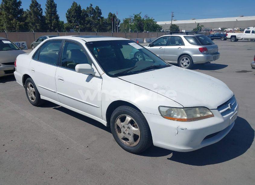 1998 Honda Accord EX (VIN 1HGCG6671WA260072) main photo