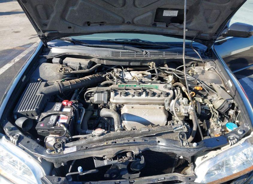 Photo 10 of 1998 Honda Accord EX (VIN 1HGCG6672WA061113)