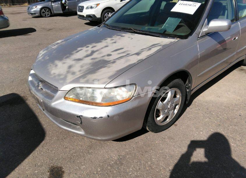 Photo 6 of 1998 Honda Accord EX (VIN 1HGCG6672WA180456)