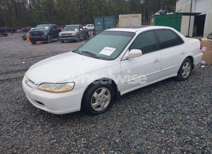 Photo 2 of 1999 Honda Accord EX (VIN 1HGCG6672XA019168)