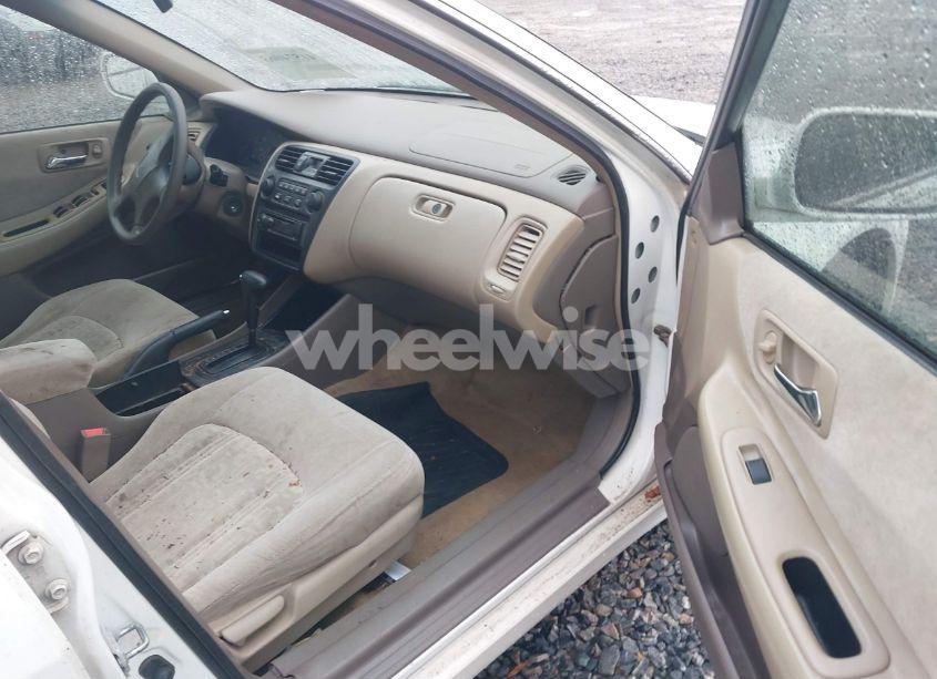 Photo 5 of 1999 Honda Accord EX (VIN 1HGCG6672XA019168)