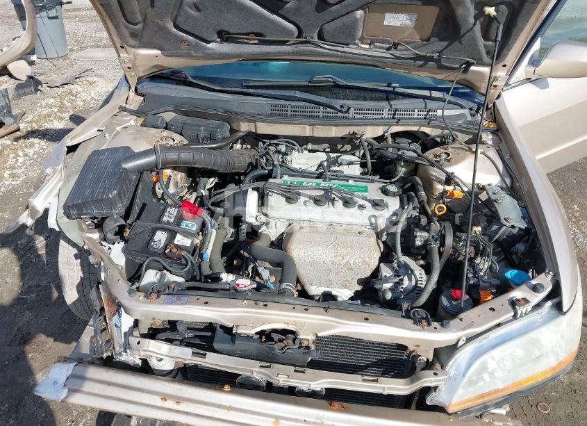 Photo 10 of 2000 Honda Accord 2.3 EX (VIN 1HGCG6672YA069215)