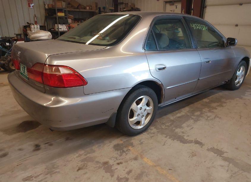 Photo 4 of 2000 Honda Accord 2.3 EX (VIN 1HGCG6673YA098433)