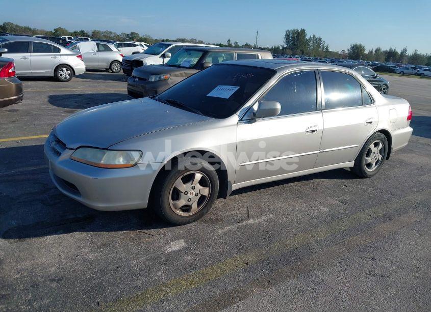 Photo 2 of 1999 Honda Accord EX (VIN 1HGCG6674XA097841)