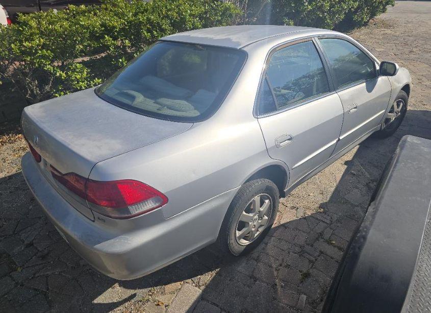 Photo 4 of 2002 Honda Accord 2.3 LX (VIN 1HGCG66752A068213)