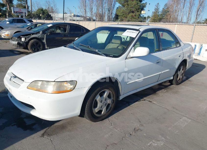 Photo 2 of 1999 Honda Accord EX (VIN 1HGCG6675XA016717)